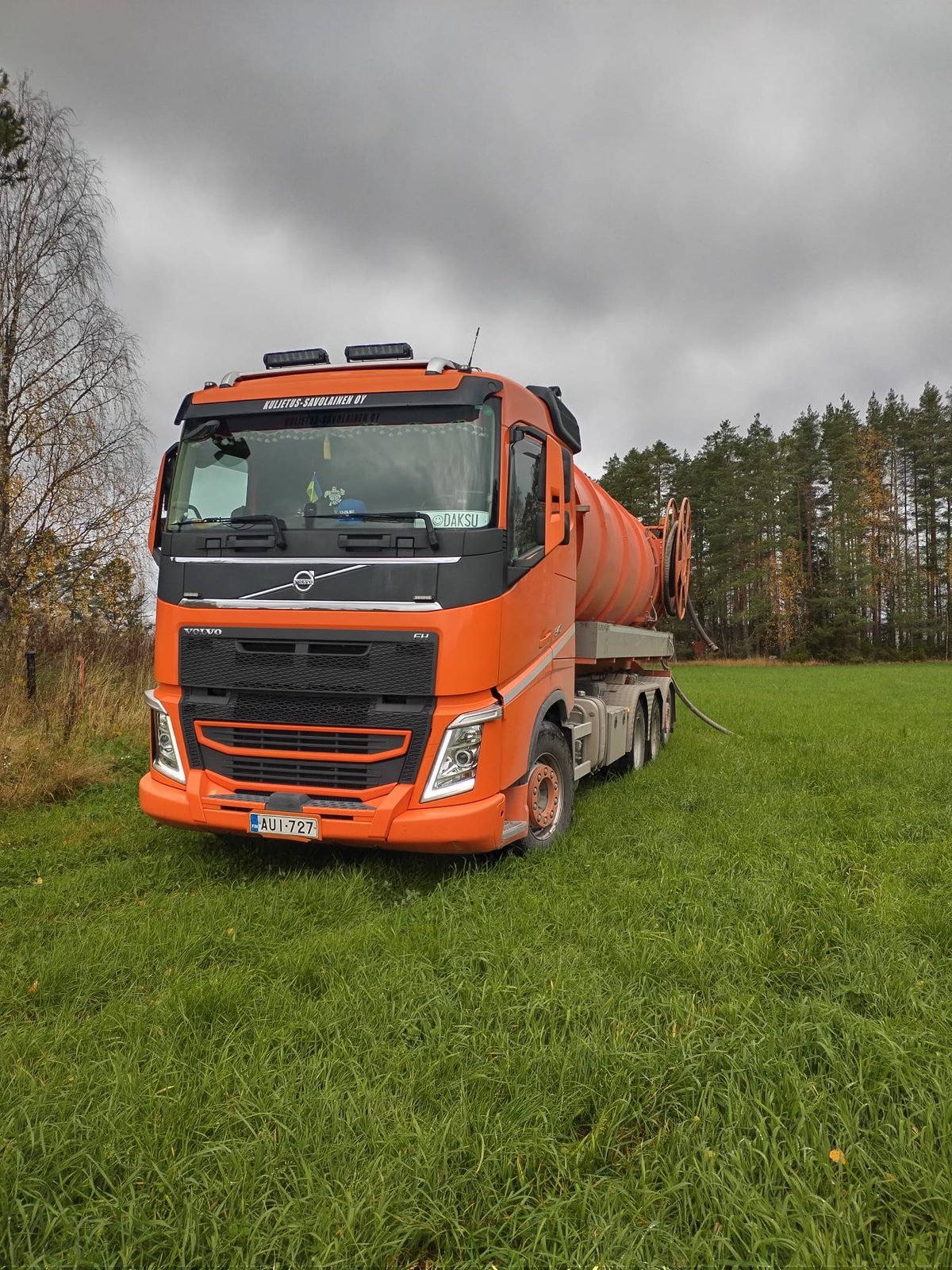 Jätehuollon imuauto